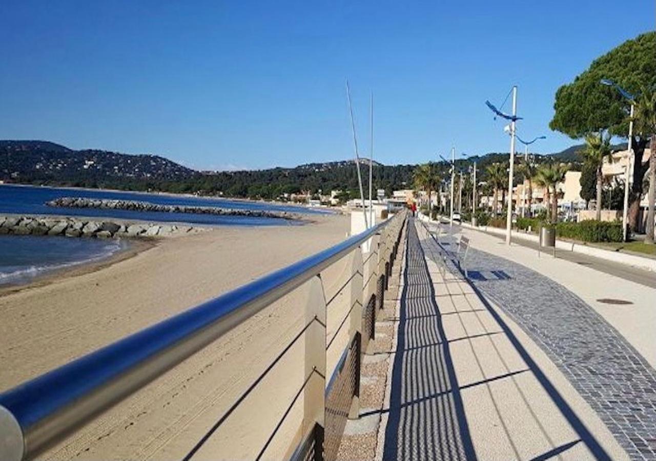 Studio 207-Les pieds dans l’eau à 30m de la plage Cavalaire-sur-Mer Esterno foto